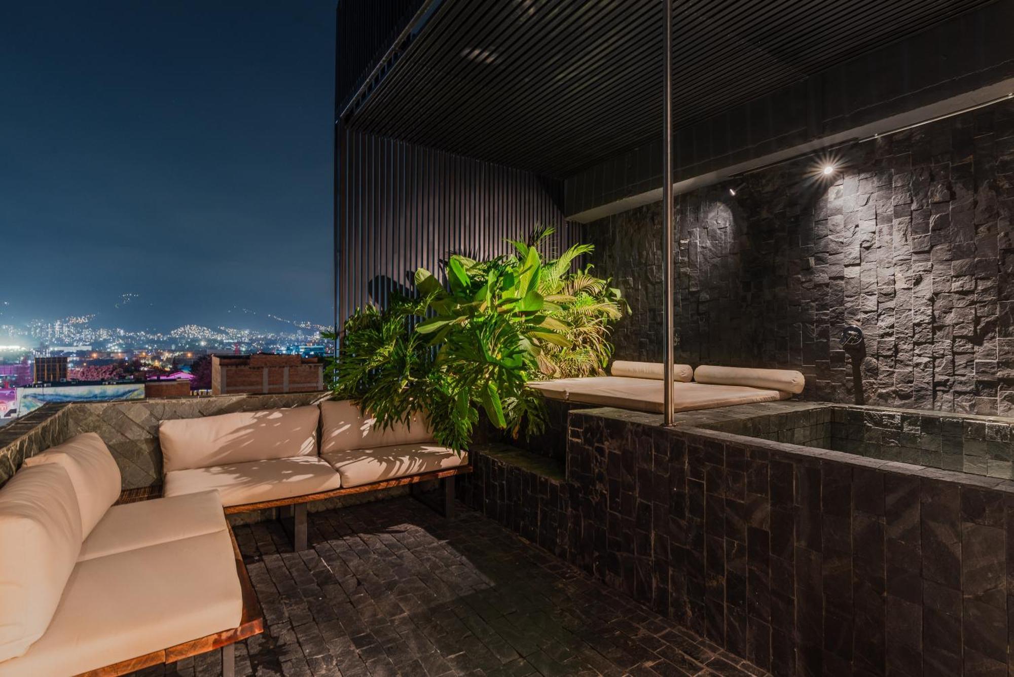 Hotel Zelva Negra Medellin Exterior photo